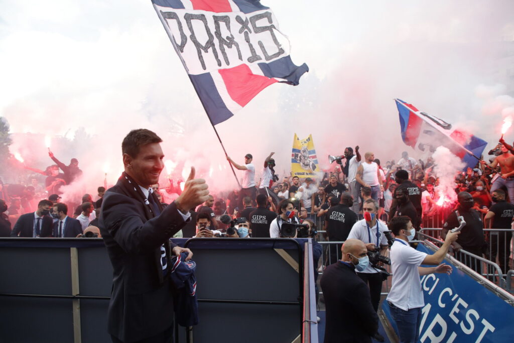 Lionel Messi recebe parte de valor pago pelo PSG em criptomoedas da torcida