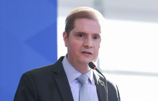 Ministro da AGU é diagnosticado com a covid-19