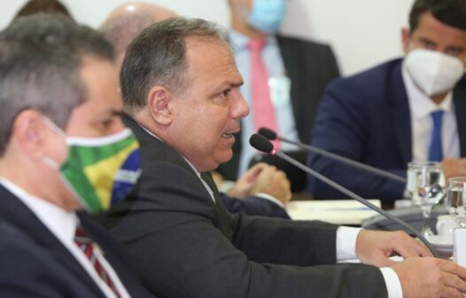 Ministro da Saúde diz que vai adquirir todas as vacinas seguras contra a covid