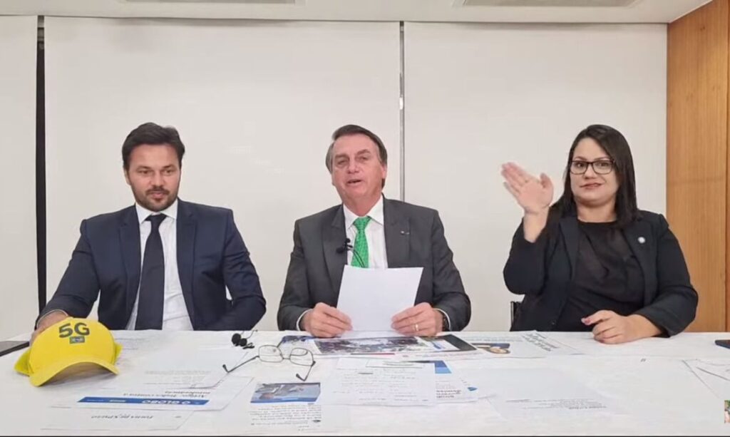 Na live ao lado de Bolsonaro, Ministro das Comunicações diz que arrecadação de leilão do 5G deve ultrapassar R$ 50 bilhões