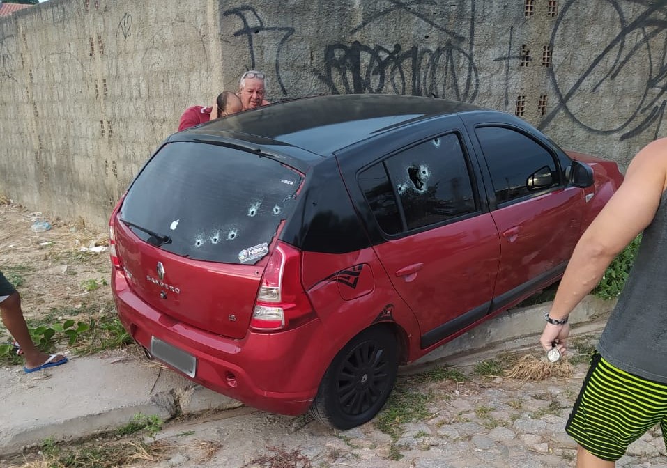 Motorista de aplicativo e passageiro são assassinados em Caucaia