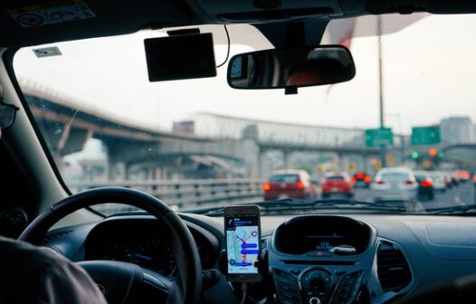 Uber lança opção de chamada prioritária que aumenta valor da corrida e reduz tempo de espera