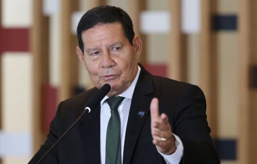 Mourão chama de ‘politicagem’ embate entre Pazuello e Doria