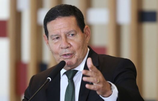 Com Covid-19, estado de saúde de Hamilton Mourão é bom