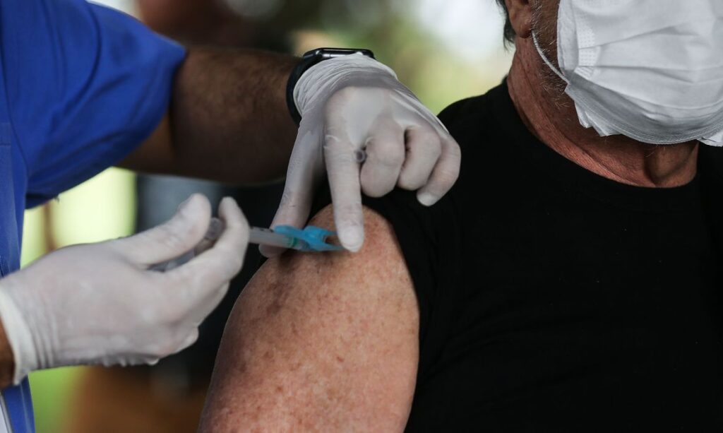 Surto de gripe na cidade do Rio de Janeiro tem mais de 20 mil casos