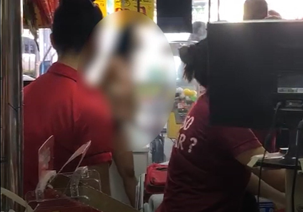 Vídeo: mulher que ficou nua em supermercado para provar que não furtou é presa após “limpa” em imóvel, no Ceará