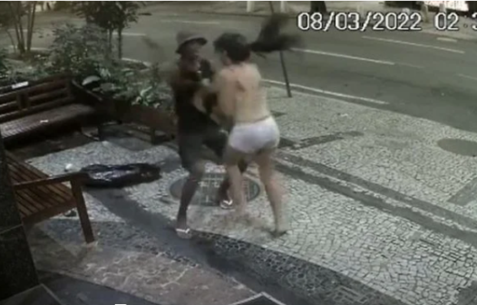 Mulher é esfaqueada em frente a hotel em Copacabana, no Rio de Janeiro