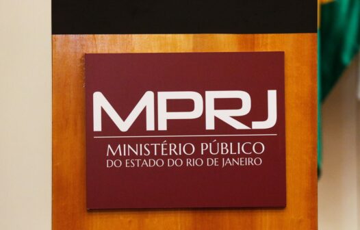 Mulher vítima de estupro por anestesista presta depoimento à polícia