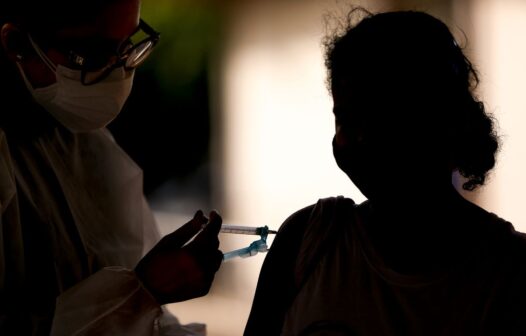 Brasil doará 500 mil doses de vacina contra covid-19 ao Paraguai