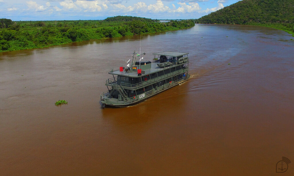 Navio da Marinha chega ao Pantanal para atender ribeirinhos