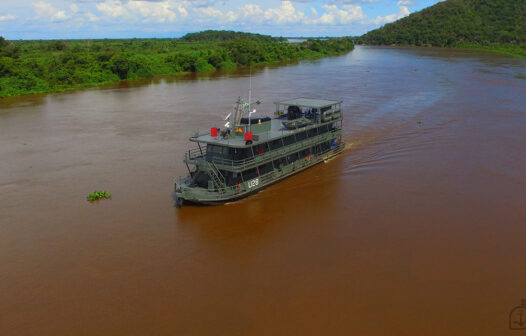 Navio da Marinha chega ao Pantanal para atender ribeirinhos