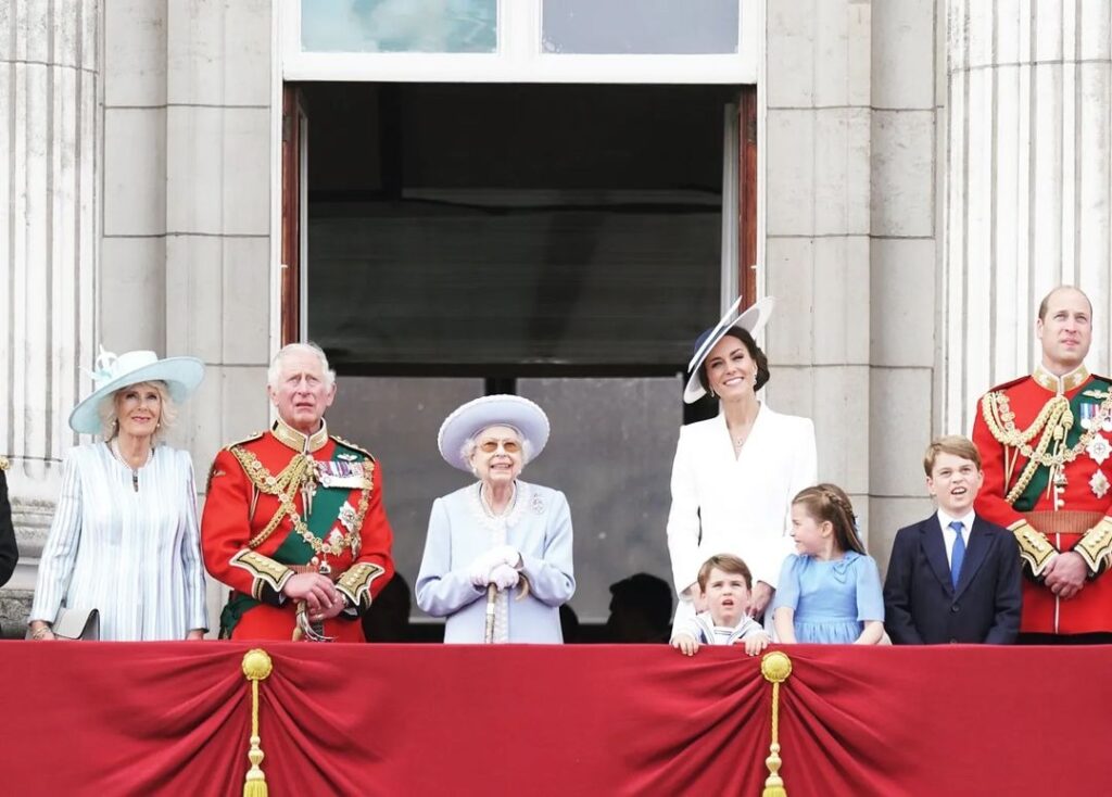 O Reino Unido celebra o Jubileu de Platina em homenagem à Rainha Elizabeth II