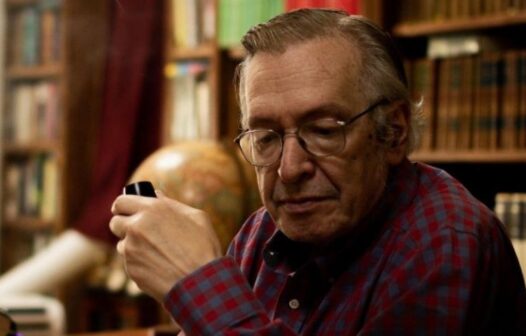 Olavo de Carvalho, ex-guru de Bolsonaro, morre aos 74 anos nos Estados Unidos