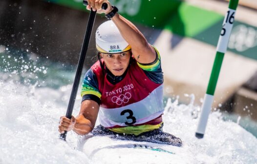 Ana Sátila e Pepê garantem Brasil em semi da canoagem slalom em Tóquio