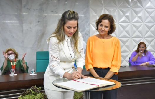 Onélia Santana toma posse como secretária da Proteção Social, Justiça, Cidadania, Mulheres e Direitos Humanos