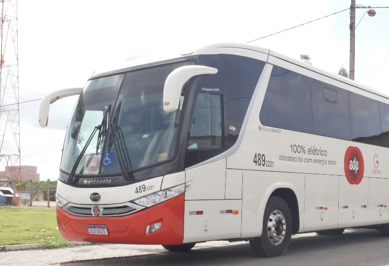 Empresa desenvolve 1º ônibus elétrico movido 100% a energia solar