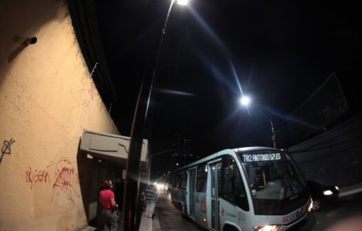 Mulheres, idosos e deficientes poderão desembarcar de ônibus, à noite, fora dos locais de parada no Ceará; entenda o projeto