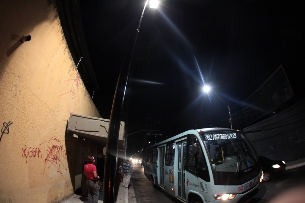 Mulheres, idosos e deficientes poderão desembarcar de ônibus, à noite, fora dos locais de parada no Ceará; entenda o projeto