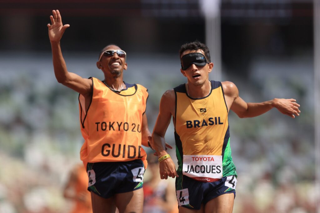 Paralimpíada: Yeltsin Jacques é ouro nos 5000 m da classe T11 e conquista a 9ª medalha do Brasil
