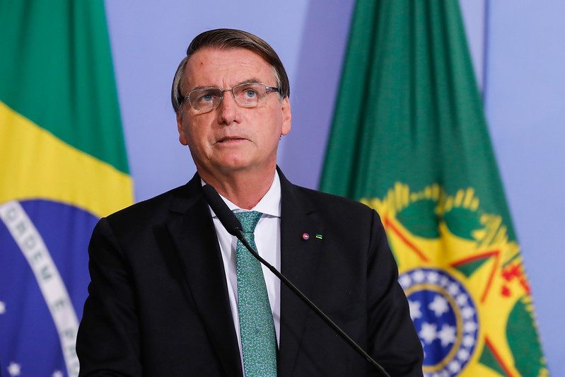 “Outra onda está vindo”, prevê Bolsonaro sobre Covid-19