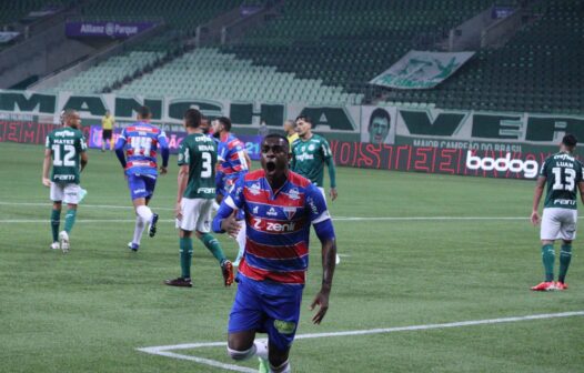 Com gol nos acréscimos, Fortaleza vence o Palmeiras fora de casa e cola na liderança do Brasileirão