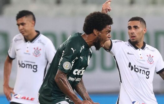 Palmeiras goleia Corinthians e segue sonhando com título brasileiro