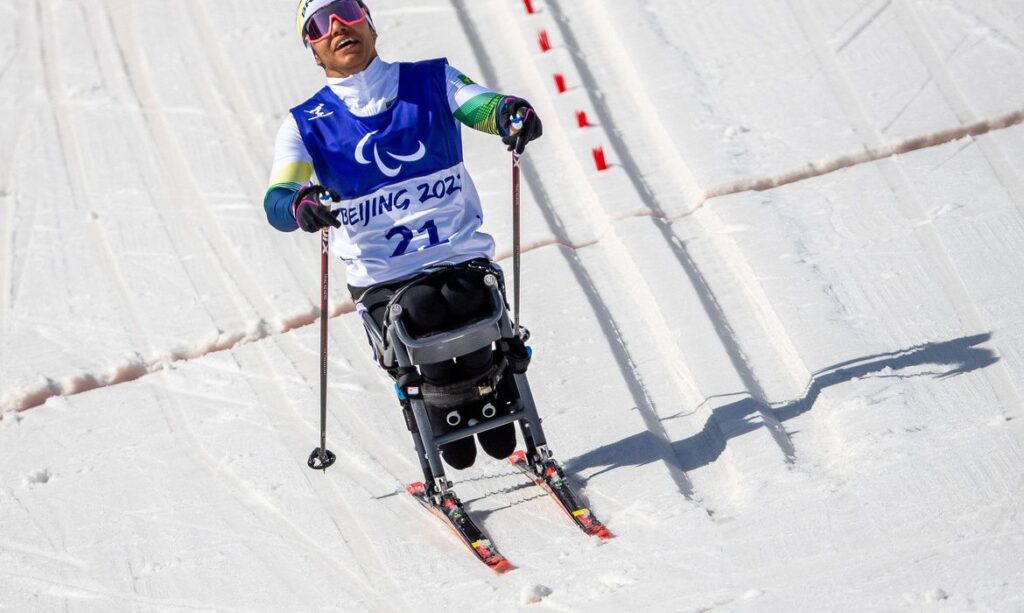 Paralimpíada: Cristian Ribera e Aline Rocha são top 10 no esqui sprint