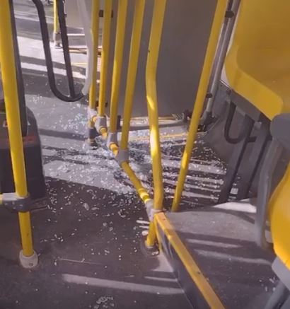 Passageiro reage a assalto em ônibus e mata suspeito