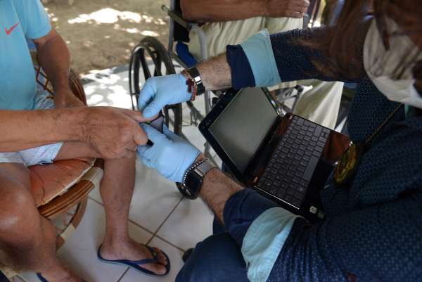 Perícia Forense realiza coleta de DNA em abrigos e hospitais para localizar pessoas desaparecidas no Ceará