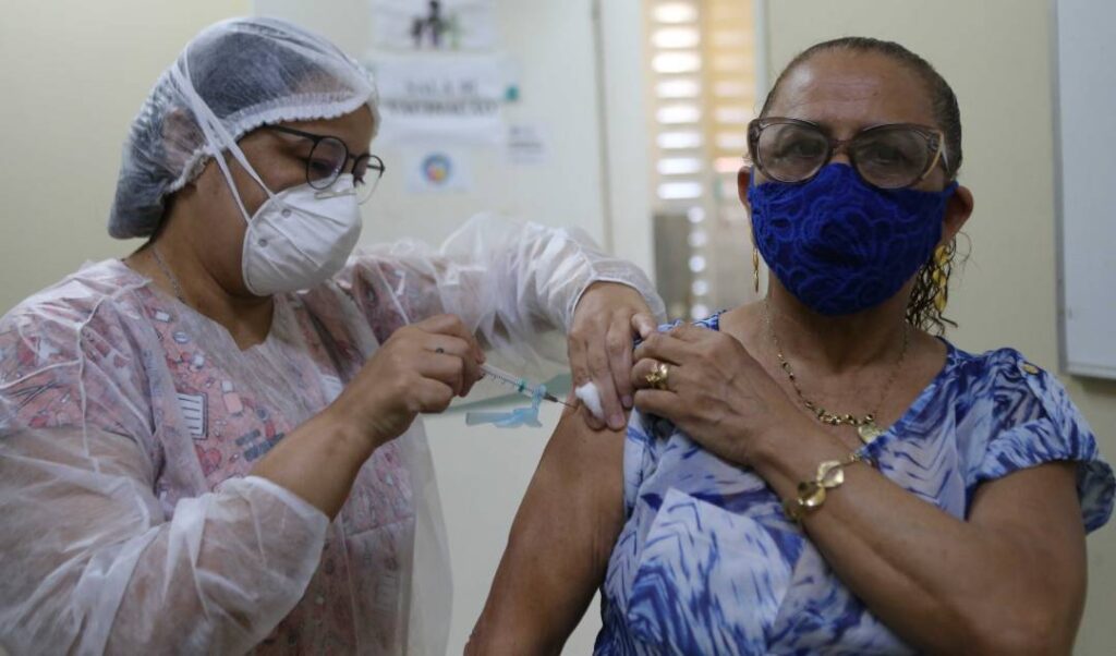 Pessoas que perderam agendamento por motivos de saúde podem procurar qualquer local de vacinação em Fortaleza