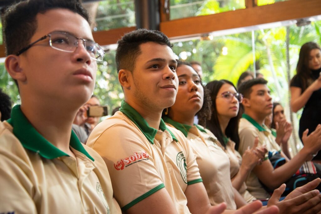 Petrobras abre 700 vagas para jovens aprendizes; saiba como se inscrever