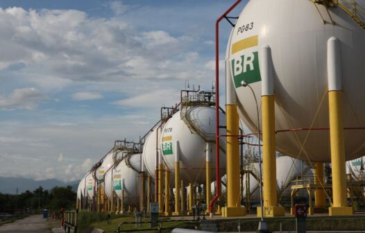 Petrobras anuncia aumento de 39% no gás natural para distribuidoras