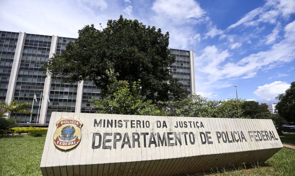 Polícia Federal abre investigação de prevaricação contra Bolsonaro