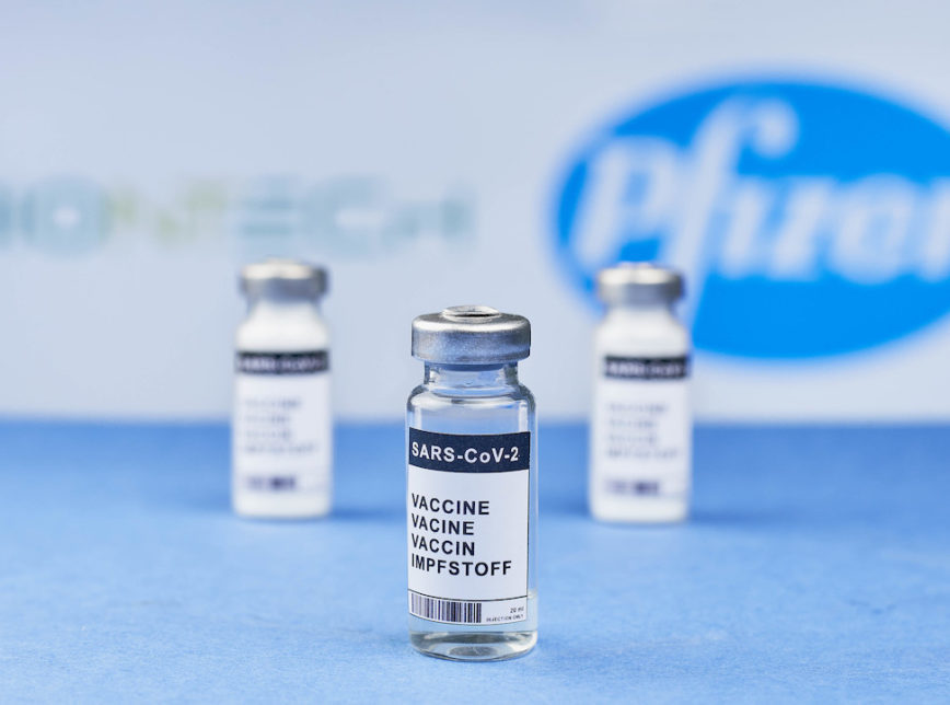 Covid-19: novo lote com 936 mil doses de vacinas da Pfizer chega ao Brasil