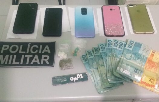 Polícia captura dupla em motel e apreende celulares, automóvel e drogas