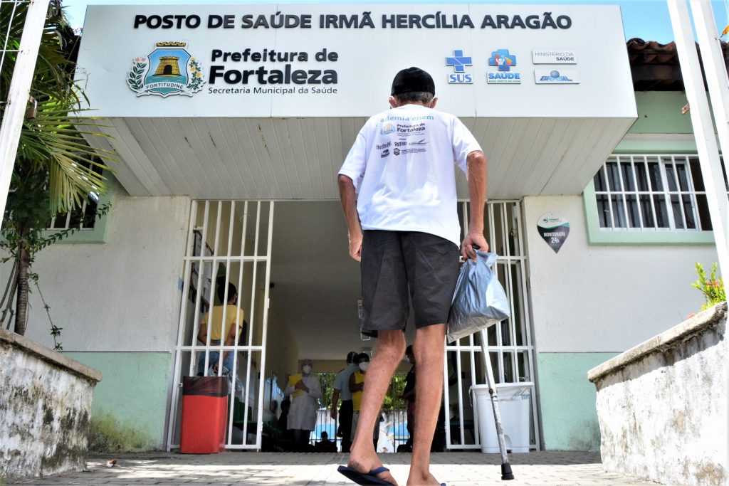 Fortalezenses com a 2ª dose da AstraZeneca atrasada podem procurar qualquer ponto de vacinação para receber o imunizante