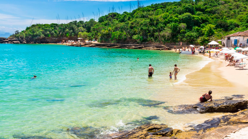 Justiça determina fechamento de hotéis e praias de Búzios (RJ)