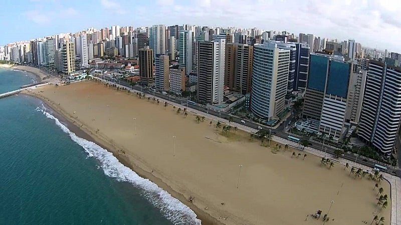 Turista de Brasília morre afogada na Praia de Iracema