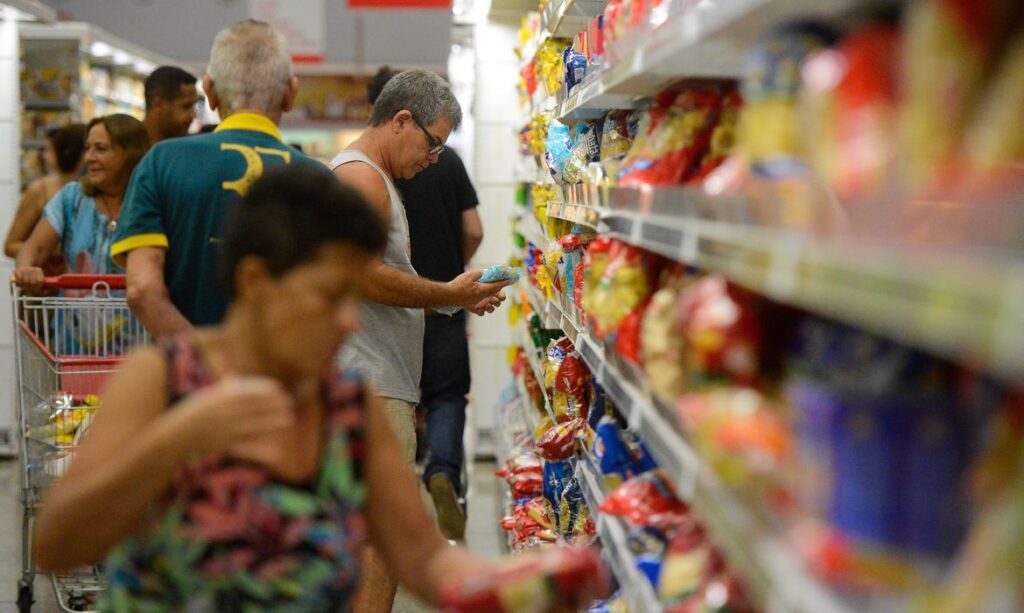 Preços nos supermercados em Fortaleza variam até 216%; confira os locais mais baratos