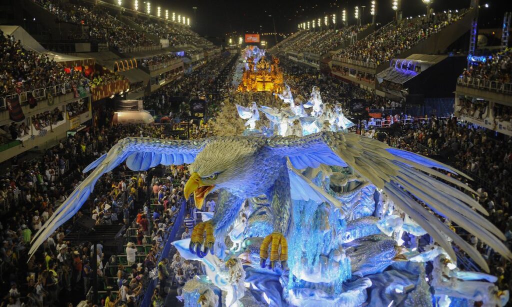 Carnaval 2022: São Paulo e Rio de Janeiro adiam desfiles das escolas de samba para abril