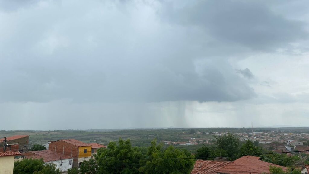 Previsão do tempo aponta chuva em todas as regiões do Ceará durante o fim de ano