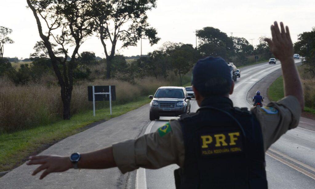 PRF contabiliza 903 acidentes e 67 mortes em rodovias federais no ano-novo em todo Brasil