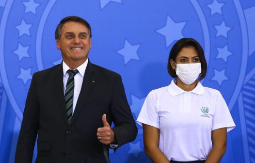 Primeira dama Michelle Bolsonaro afirma que presidente é “imbrochável” e “incomível”