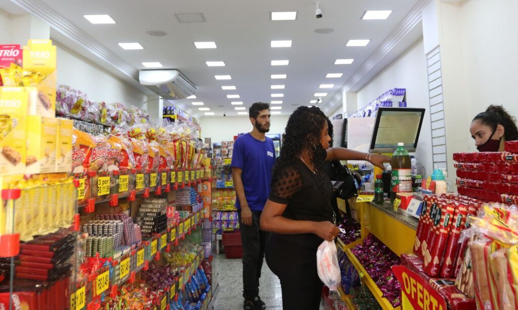 Procon Fortaleza dá prazo de 15 dias para que supermercados e fabricantes informem sobre redução de embalagens