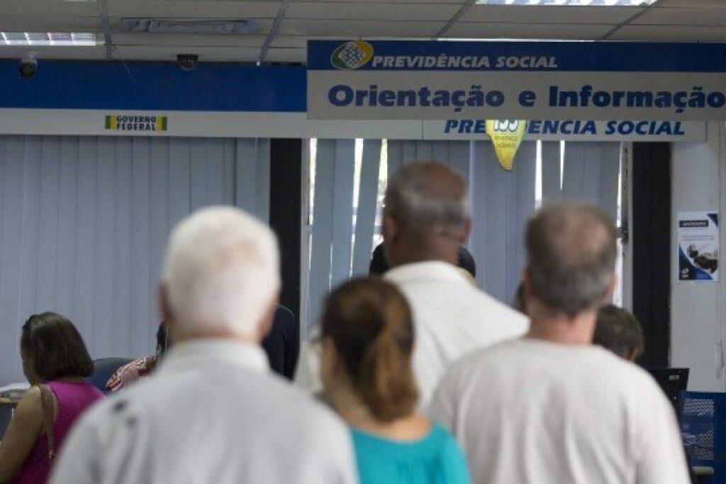 Prova de vida do INSS só será exigida em 2021