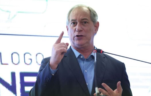 Ciro entra com ação para solicitar inelegibilidade de Bolsonaro