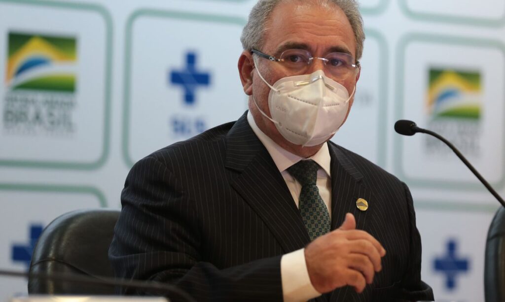 Ministro da Saúde, Marcelo Queiroga, é diagnosticado com covid-19