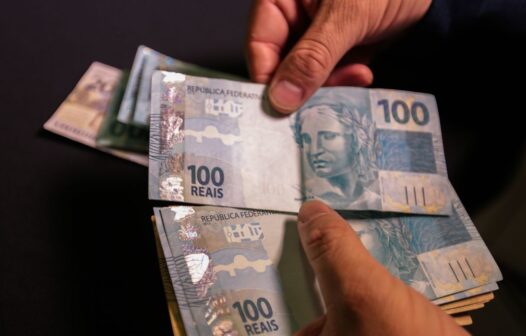 Auxílio Brasil, novo Bolsa Família, deve começar a ser pago em novembro