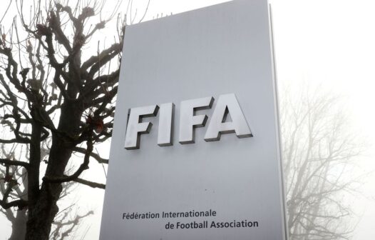 Fifa adota protocolo de regras contra racismo e convoca entidades para incentivar denúncia