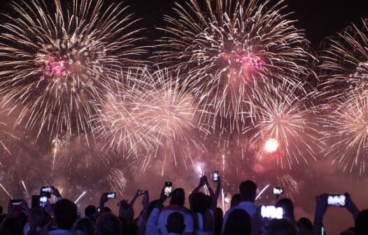 Sarto sanciona projeto que proíbe uso de fogos de artifício barulhentos em Fortaleza